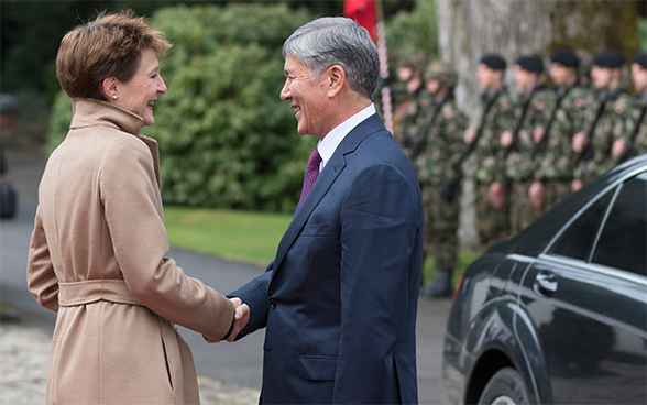 Offizieller Besuch des kirgisischen Präsidenten Almazbek Atambaev in Bern